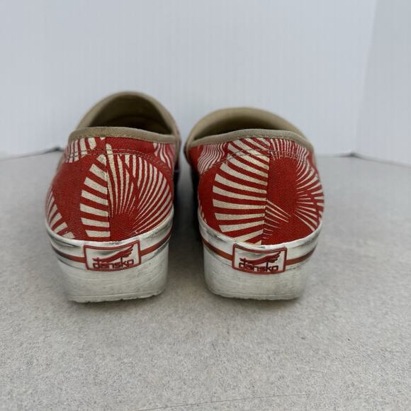 Dansko Red Fan Pattern Vegan Comfort Clogs Women’s Slip On Canvas Shoes Size 38 - Picture 9 of 13